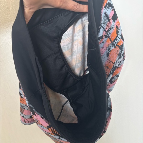 BOGO ✨ Lululemon Athletica Run Times Short ll Size 8 Women’s Gym Athletic - Picture 10 of 10